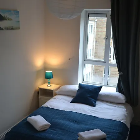 Jervis Place Apartment *